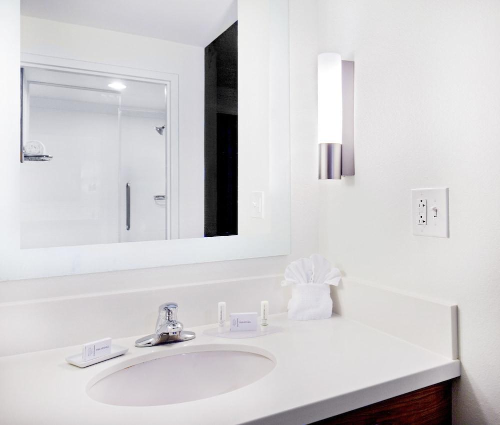 Springhill Suites Chesapeake Greenbrier Buitenkant foto