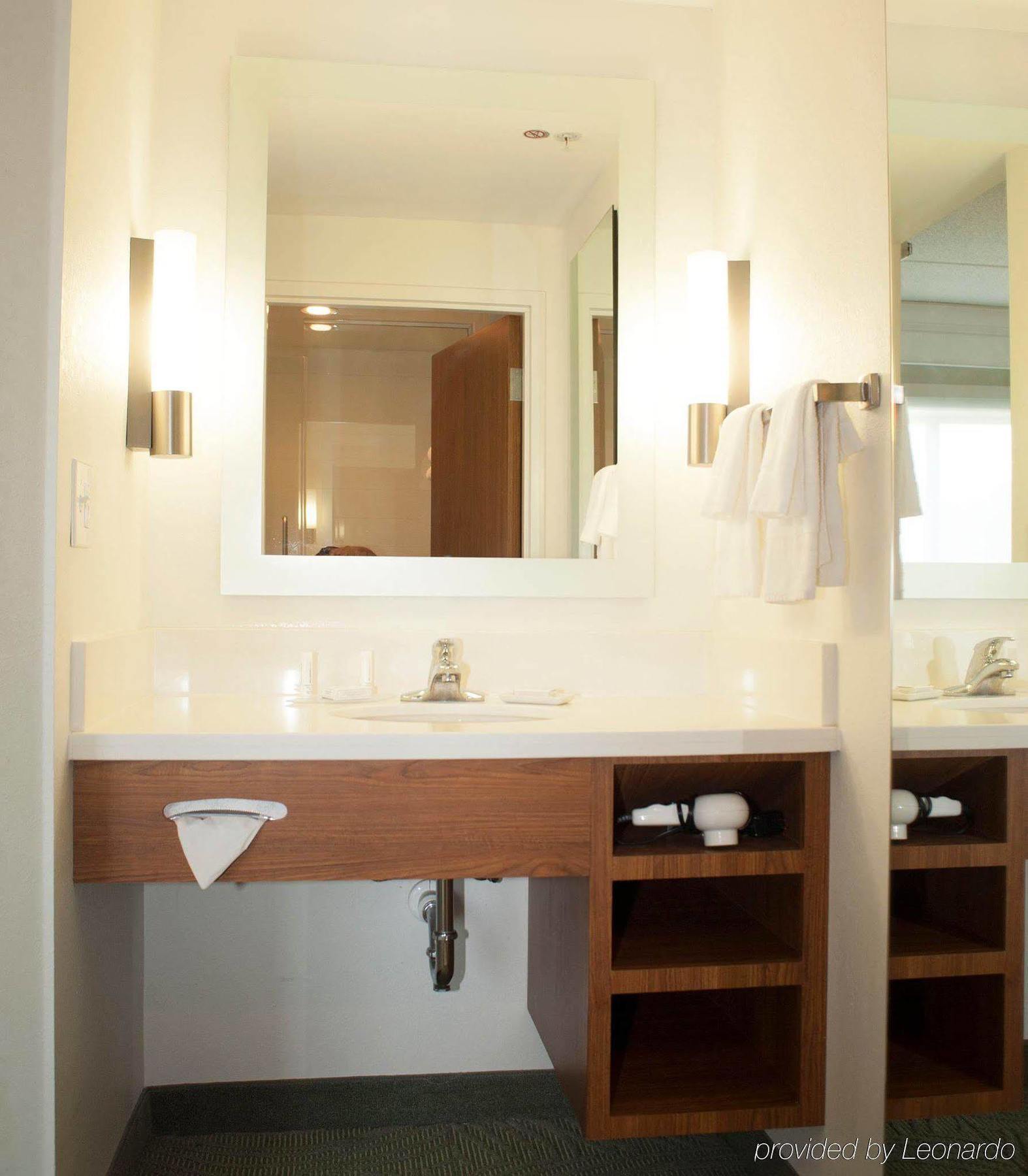 Springhill Suites Chesapeake Greenbrier Buitenkant foto